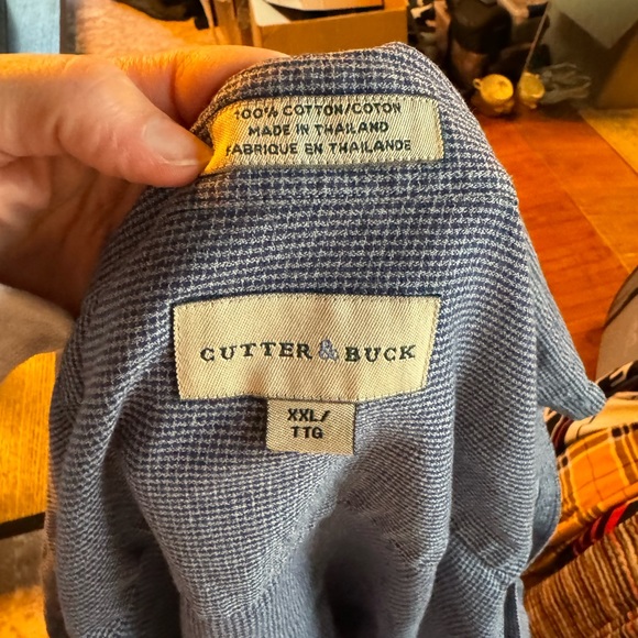 Cutter and Buck button down - Picture 3 of 3